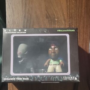 Alien Vinyl Figures
